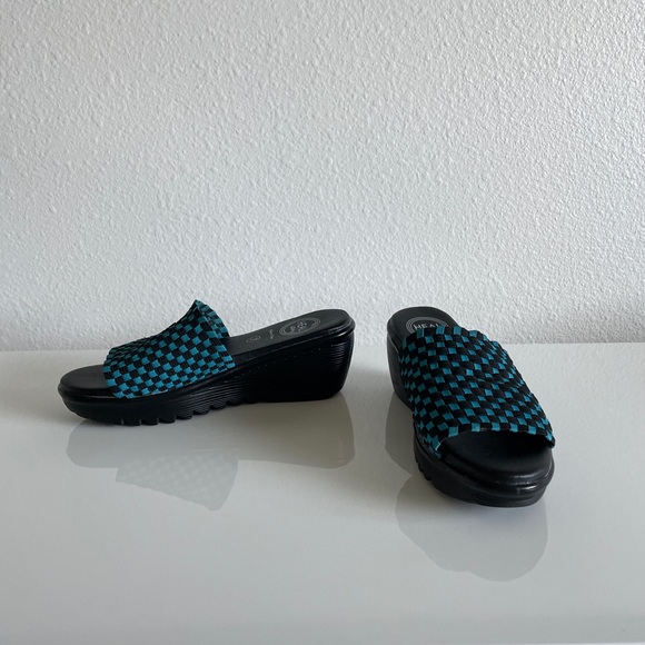 Vintage Checkered Platform Sandals - Picture 7 of 8